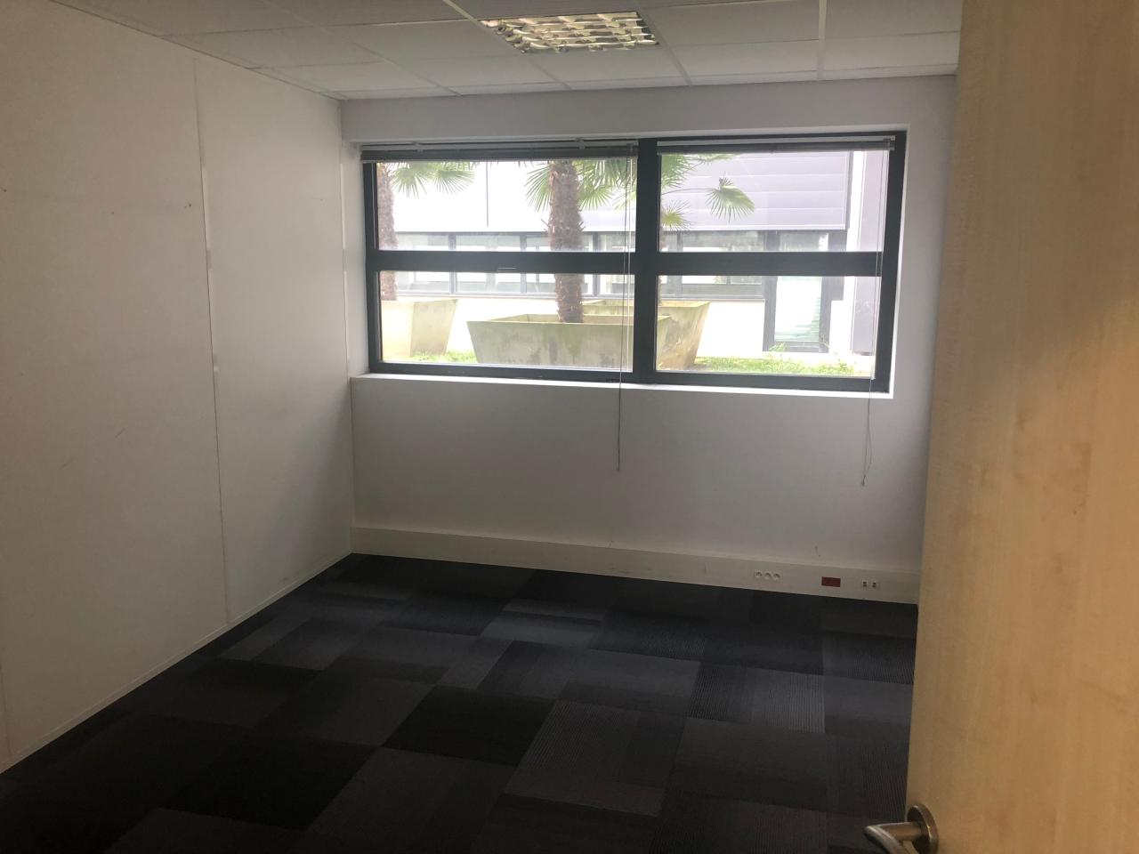 Bureau Blagnac 2451m² Location bureau Blagnac Haute-Garonne OLBUR2421532 9